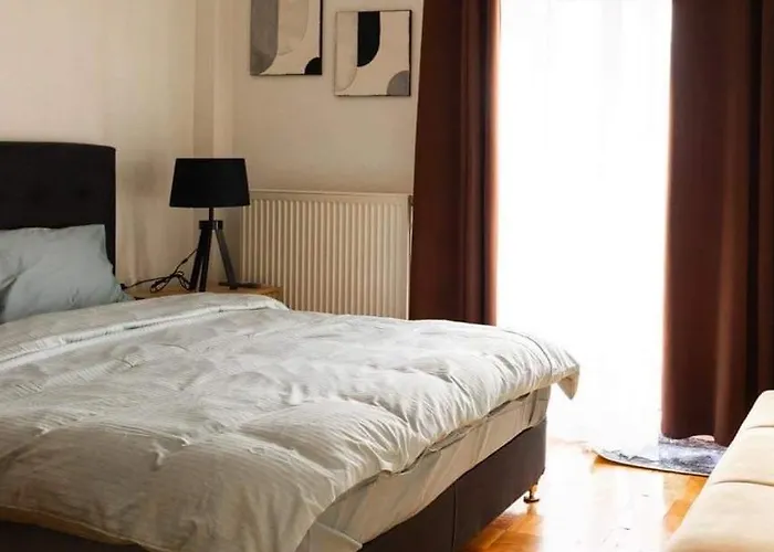 Kouros Cozy Home